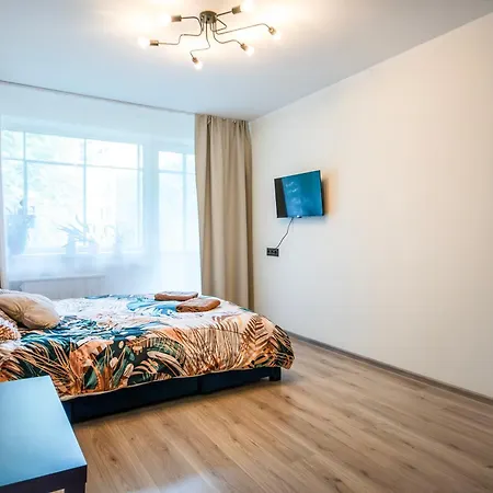 Huoneisto Urban Escape - Quiet 5 Km From Center Kaunas
